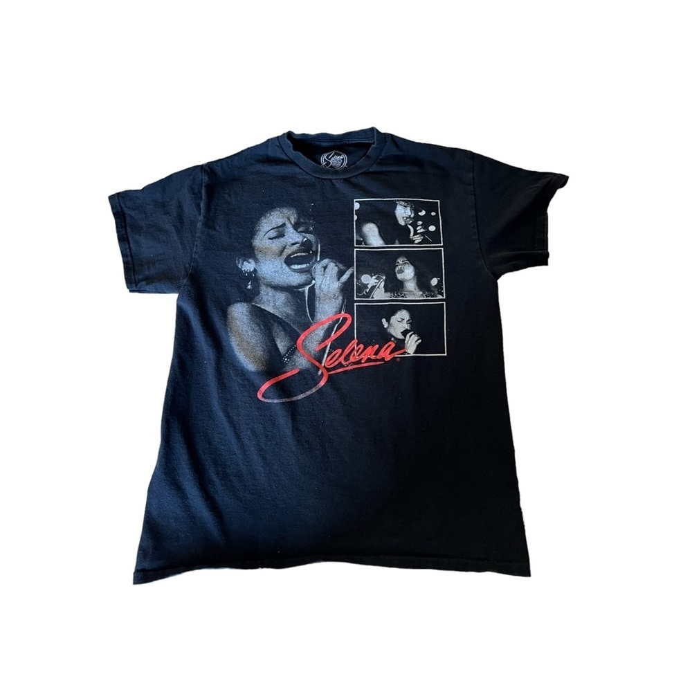 Selena T-shirt Size Medium